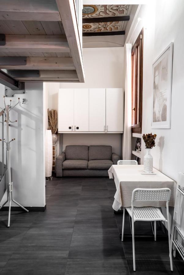 Charming Frescoed Loft Apartamento Bolonha Exterior foto